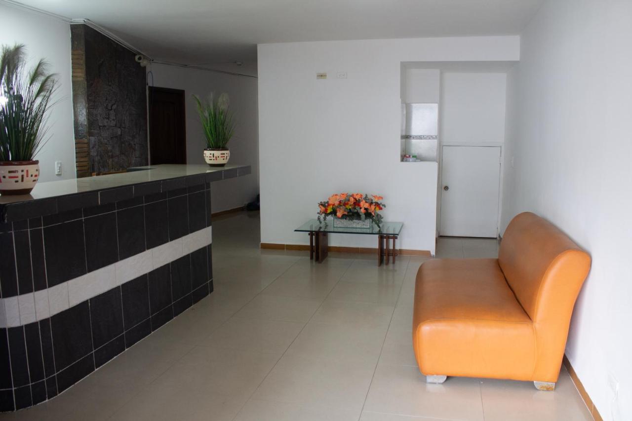 Hotel Picasso 70 Меделин Екстериор снимка
